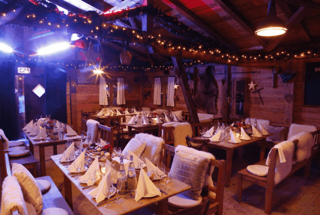 Gemütliche Hüttenalm für die Weihnachtsfeier